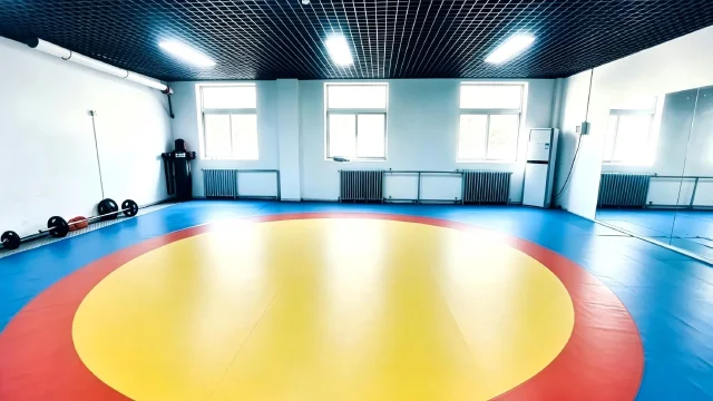 摔跤