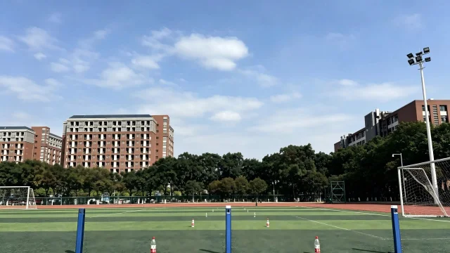 足球