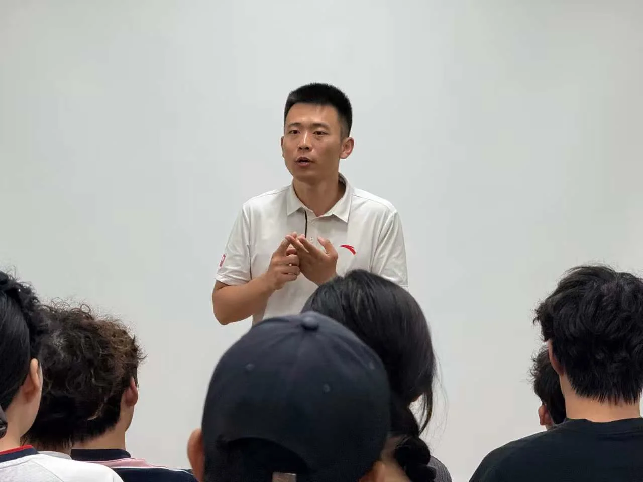 笨哥给学生讲解留学规划